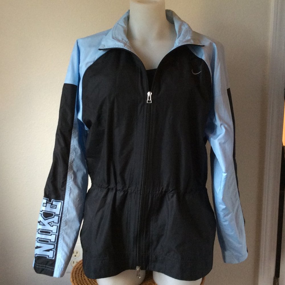 Nike (3 season jacket) M, great condition!